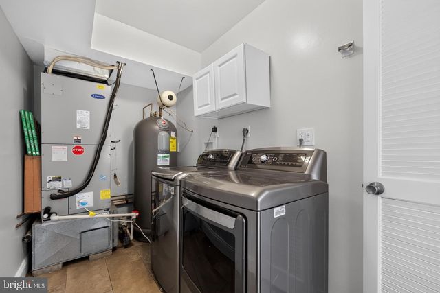284 WOODS EDGE PL, Langhorne, PA 19047