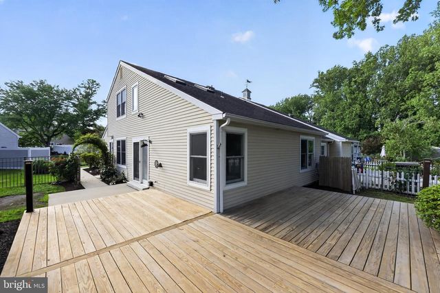 284 WOODS EDGE PL, Langhorne, PA 19047