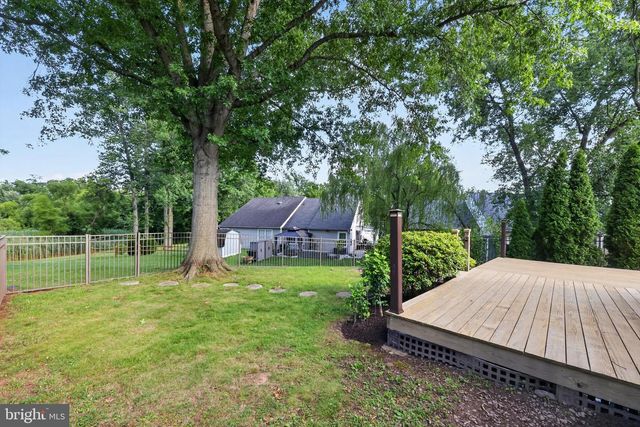 284 WOODS EDGE PL, Langhorne, PA 19047