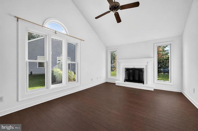 284 WOODS EDGE PL, Langhorne, PA 19047