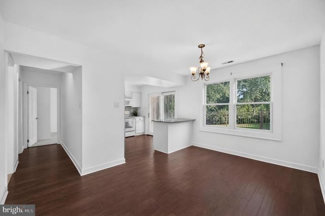 284 WOODS EDGE PL, Langhorne, PA 19047