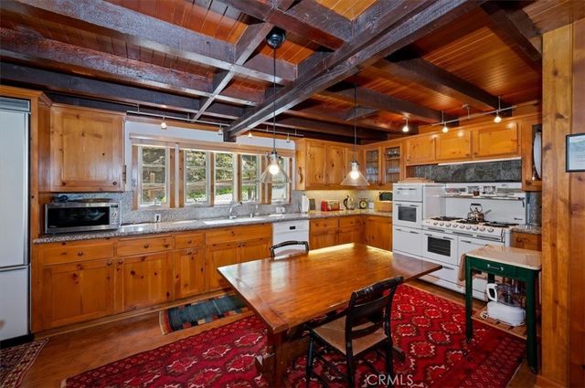 260 Burnt Mill, Lake Arrowhead, CA 92352