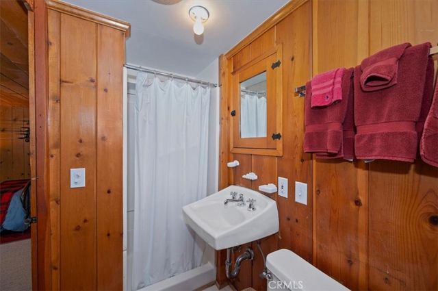260 Burnt Mill, Lake Arrowhead, CA 92352