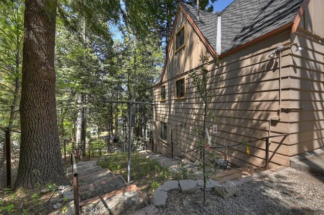 260 Burnt Mill, Lake Arrowhead, CA 92352