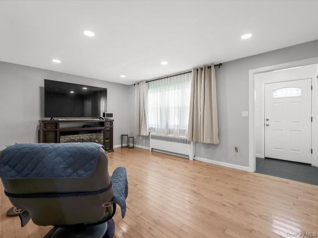 3437 2nd Street, Oceanside, NY 11572