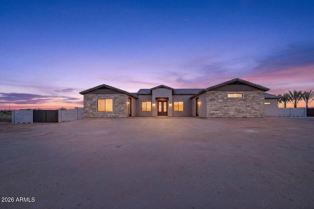 22606 W Laura Street, Wittmann, AZ 85361