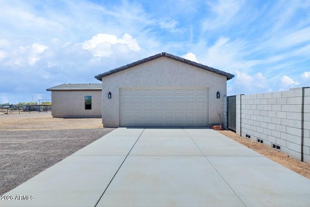 22606 W Laura Street, Wittmann, AZ 85361