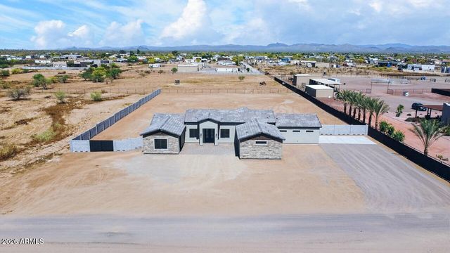 22606 W Laura Street, Wittmann, AZ 85361