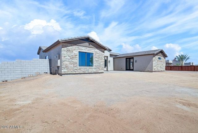 22606 W Laura Street, Wittmann, AZ 85361