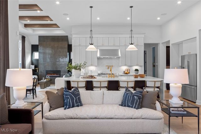 2536 Prairie Lane, Hinckley, OH 44233