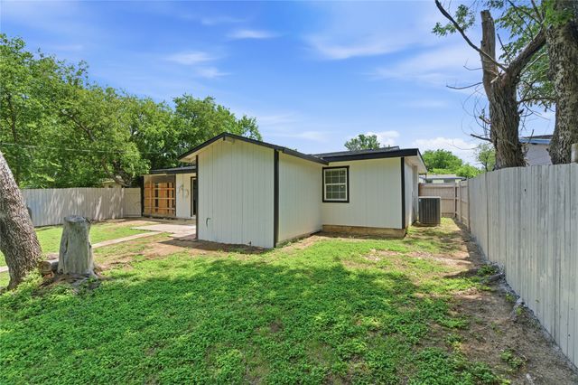 2332 Felder Lane, Fort Worth, TX 76112