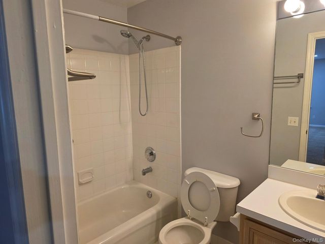 82 Kate Circle, Middle Island, NY 11953