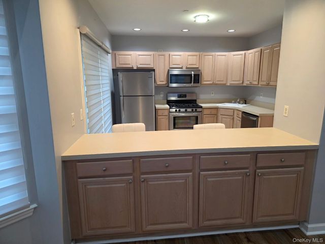 82 Kate Circle, Middle Island, NY 11953