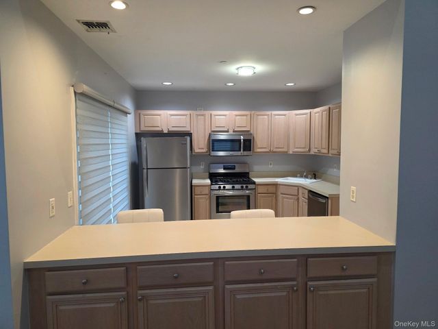 82 Kate Circle, Middle Island, NY 11953