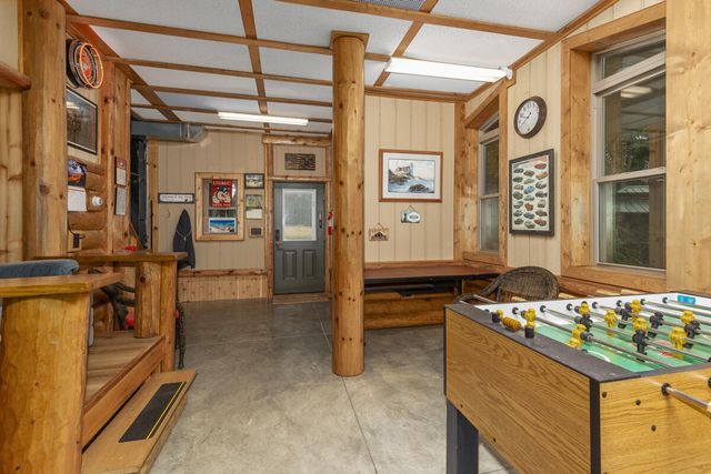 781 Hopkins Road, Lyons, MI 48851