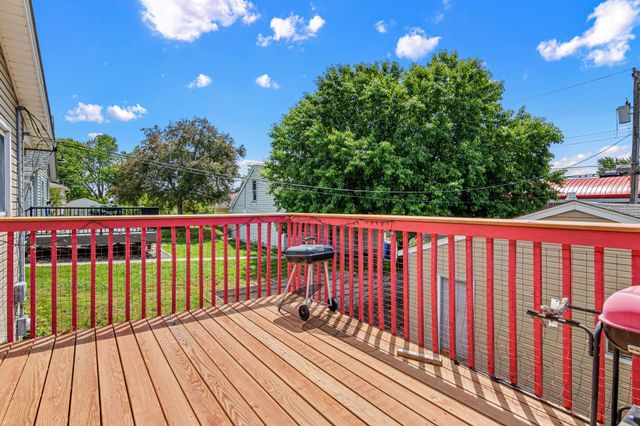 980 Jessamine Avenue E, Saint Paul, MN 55106