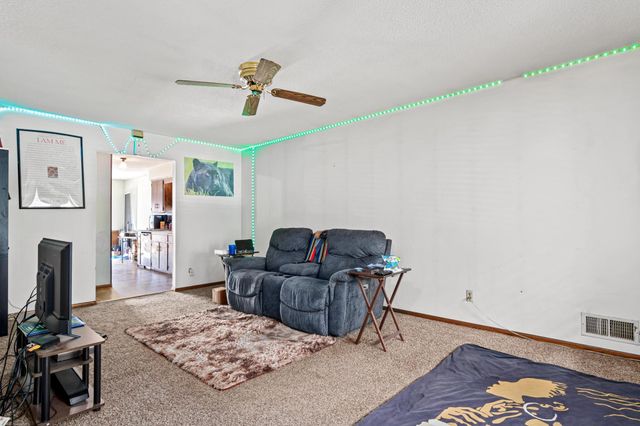 980 Jessamine Avenue E, Saint Paul, MN 55106