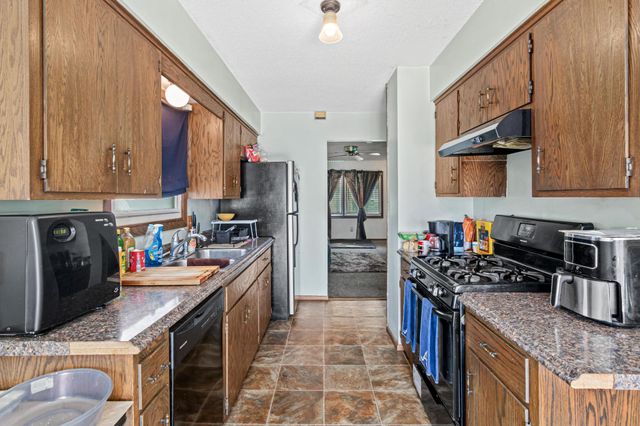 980 Jessamine Avenue E, Saint Paul, MN 55106