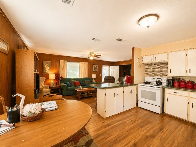 2070 County Road 3830, Quinlan, TX 75474