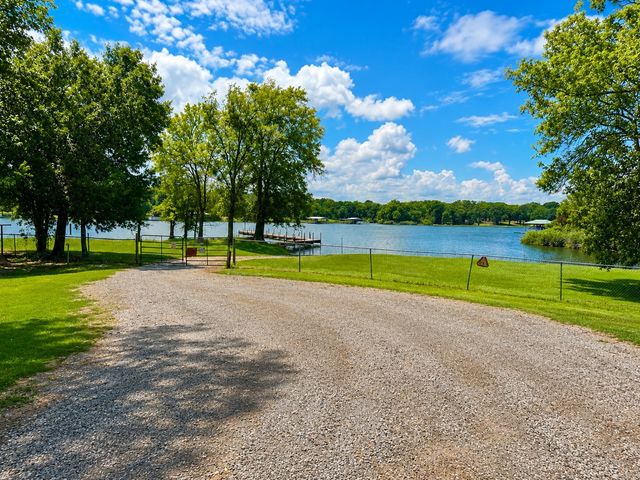 2070 County Road 3830, Quinlan, TX 75474