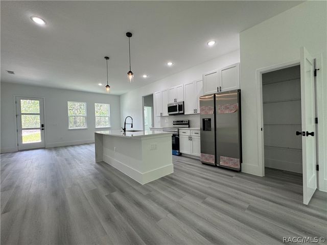 10099 N Carib Way, Citrus Springs, FL 34434