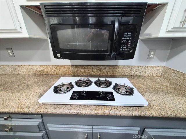 19009 S Laurel Park 328, Rancho Dominguez, CA 90220