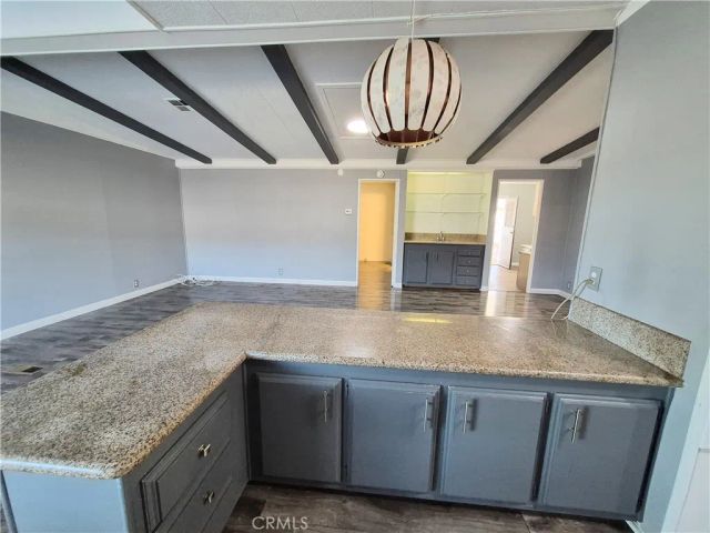 19009 S Laurel Park 328, Rancho Dominguez, CA 90220