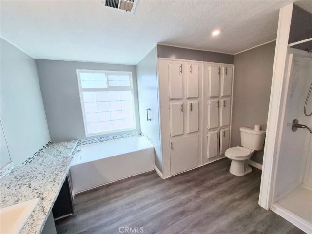 19009 S Laurel Park 328, Rancho Dominguez, CA 90220