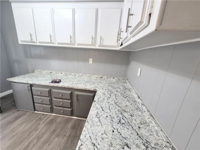 19009 S Laurel Park 328, Rancho Dominguez, CA 90220