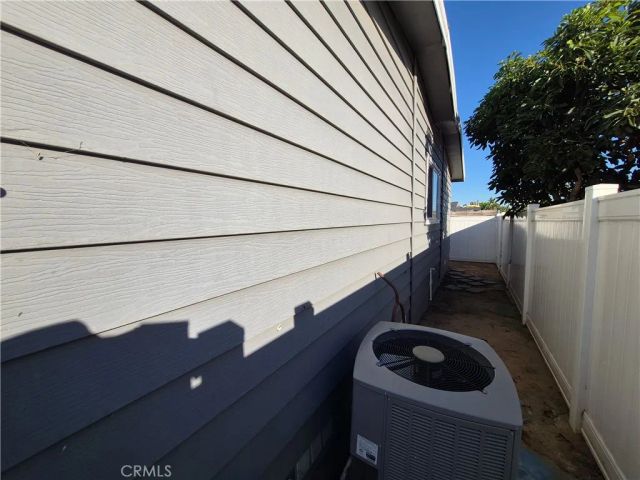 19009 S Laurel Park 328, Rancho Dominguez, CA 90220
