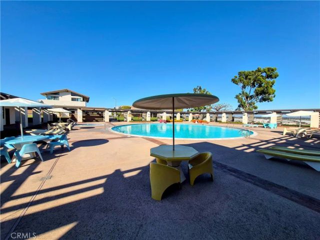 19009 S Laurel Park 328, Rancho Dominguez, CA 90220