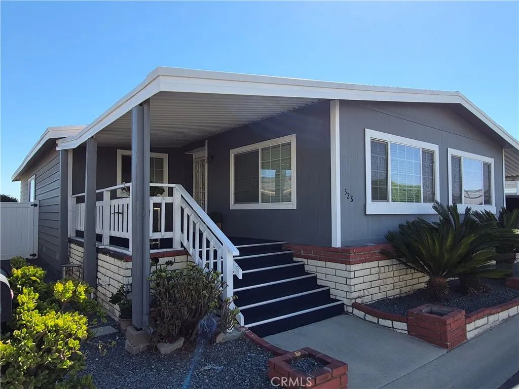 19009 S Laurel Park 328, Rancho Dominguez, CA 90220