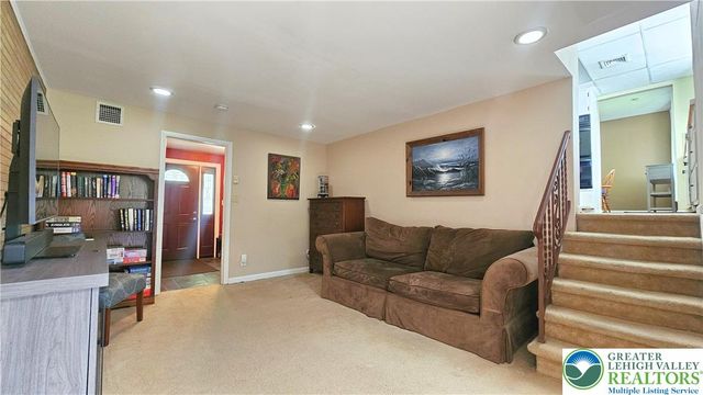 1605 Lois Lane, Bethlehem City, PA 18018