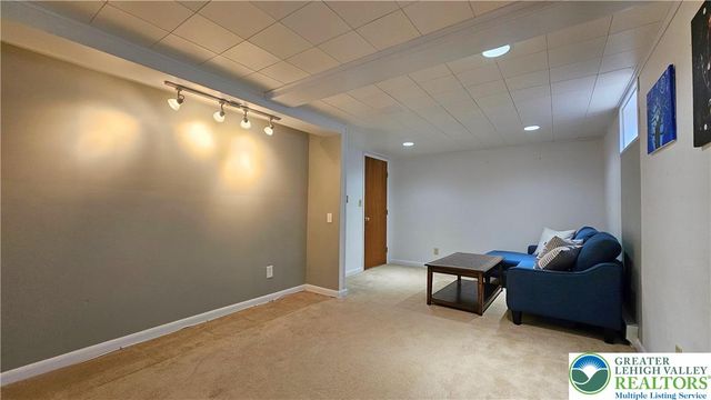 1605 Lois Lane, Bethlehem City, PA 18018