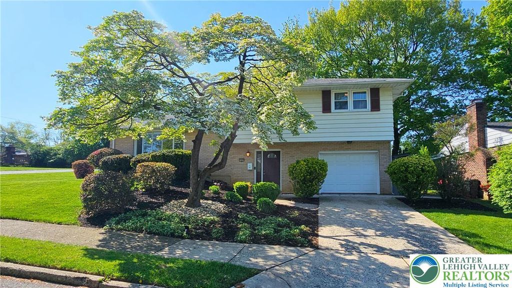 1605 Lois Lane, Bethlehem City, PA 18018