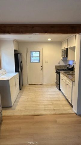 31144 All View, Running Springs, CA 92382