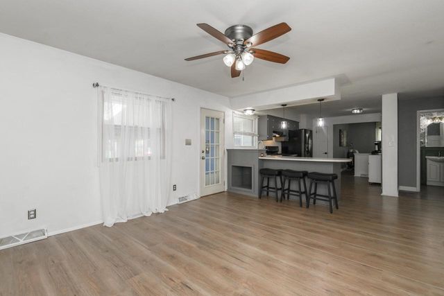 5515 N Shasta DRIVE, Glendale, WI 53209