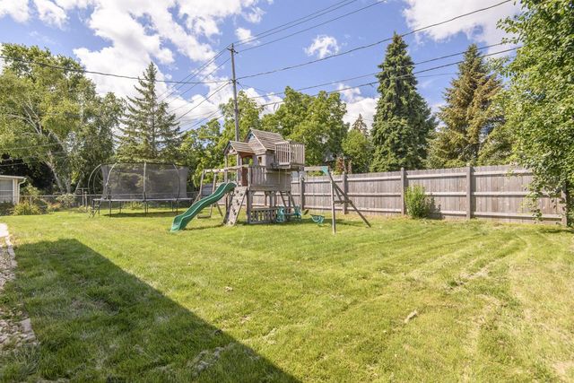 5515 N Shasta DRIVE, Glendale, WI 53209
