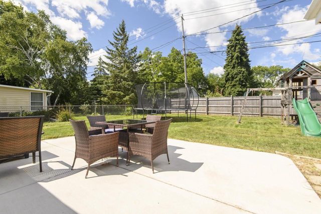 5515 N Shasta DRIVE, Glendale, WI 53209