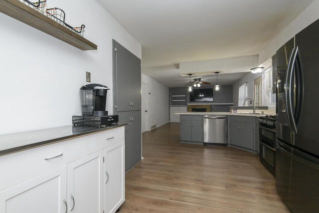 5515 N Shasta DRIVE, Glendale, WI 53209