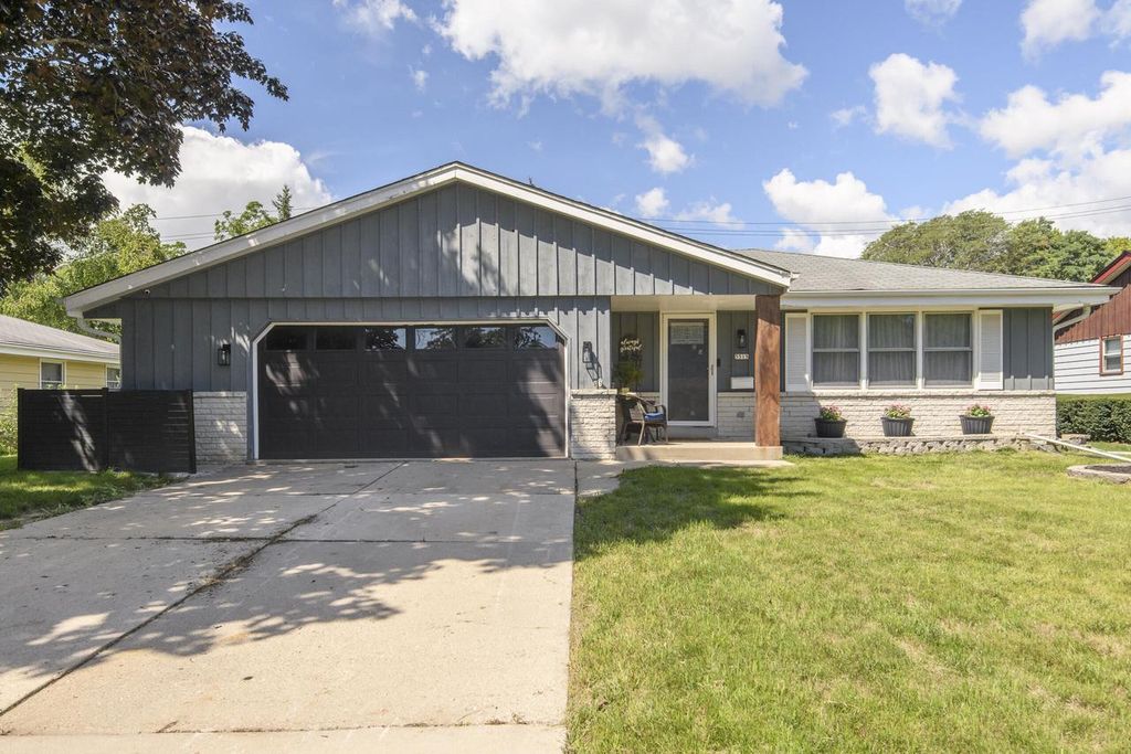 5515 N Shasta DRIVE, Glendale, WI 53209