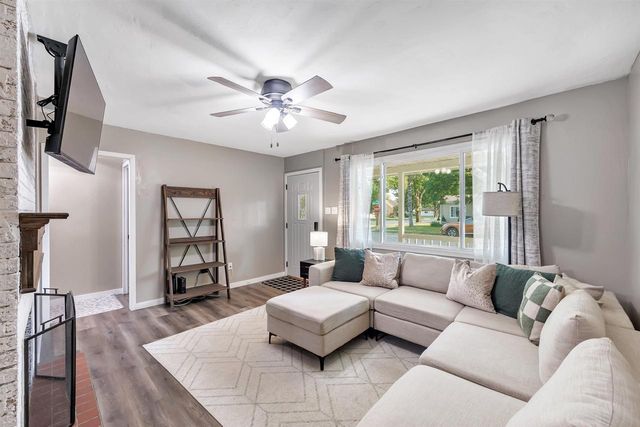 1149 LANGLADE AVENUE, Green Bay, WI 54304