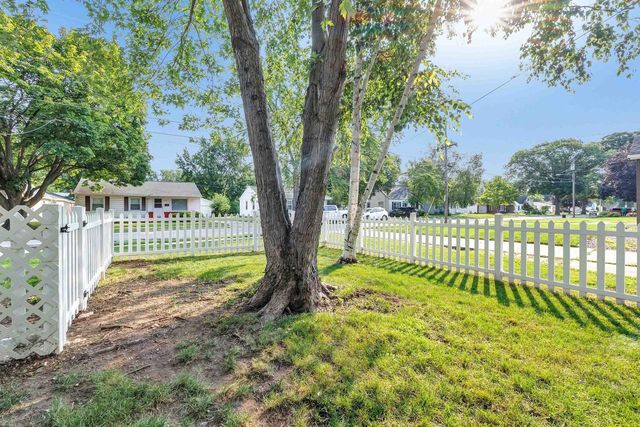1149 LANGLADE AVENUE, Green Bay, WI 54304