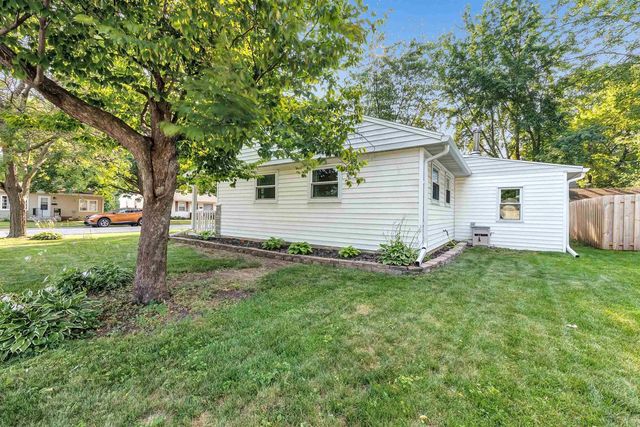 1149 LANGLADE AVENUE, Green Bay, WI 54304