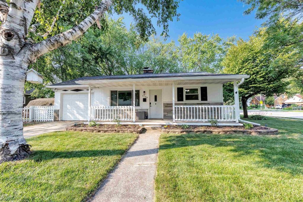 1149 LANGLADE AVENUE, Green Bay, WI 54304