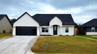 2502 Lakeridge Drive, Granbury, TX 76048