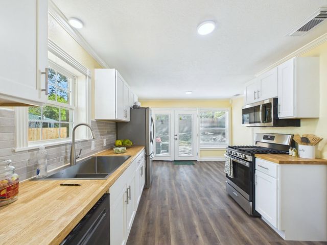 510 S Westmoreland Road, Dallas, TX 75211