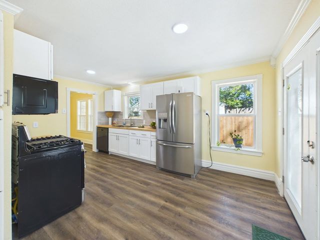 510 S Westmoreland Road, Dallas, TX 75211