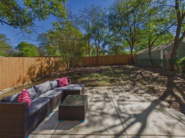 510 S Westmoreland Road, Dallas, TX 75211