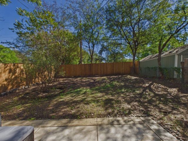510 S Westmoreland Road, Dallas, TX 75211